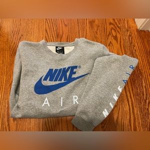 Nike Sweatshirt grey size medium